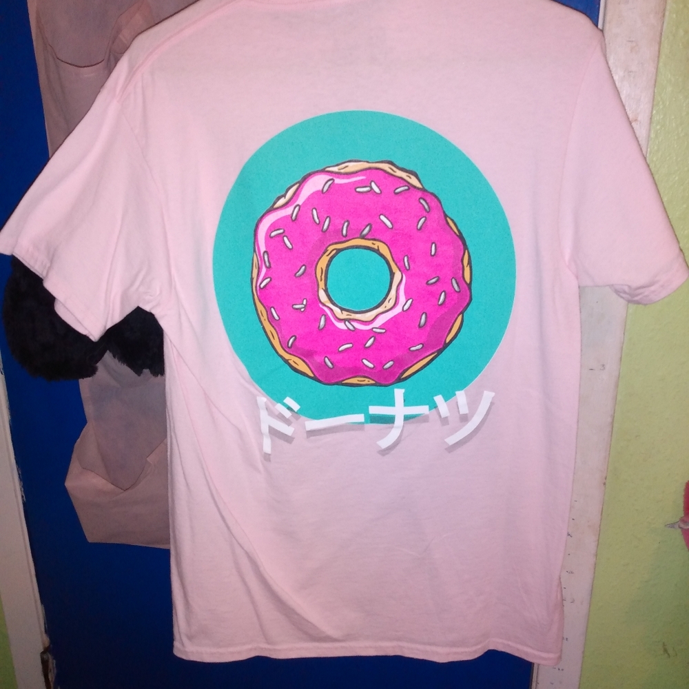 Cute pink shirt, you can wear to sleep or as a baggy oversized fit!